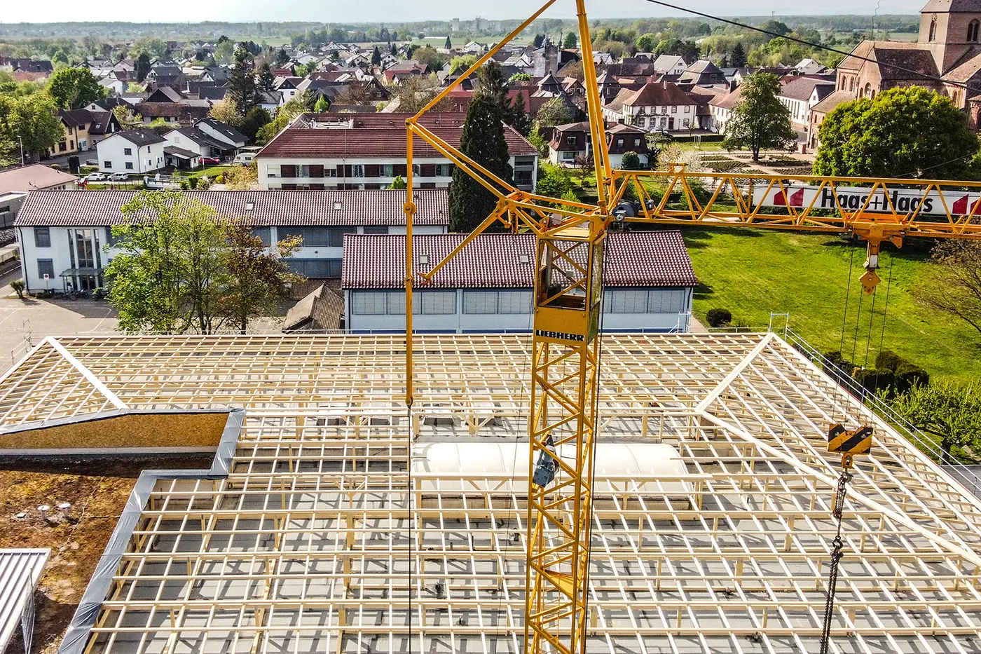 Dachstuhl in Holzrahmenbauweise auf einem Projekt von Haas & Haas, von oben